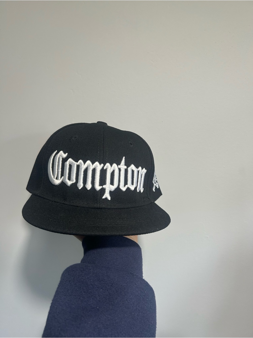 Compton Inspired Snapbacks - Picture 4 of 8